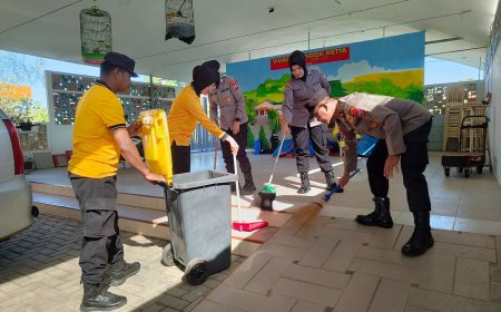 Polres Malang Gelar Bakti Religi Bersihkan Vihara Sambut Hari Bhayangkara ke-80