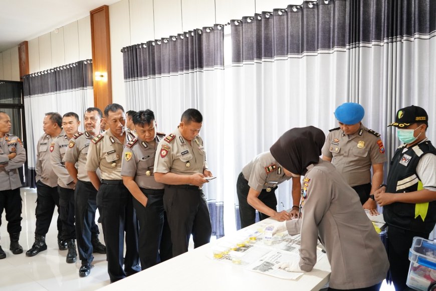 Polres Situbondo Tegaskan Komitmen Bersih Narkoba melalui Tes Urine